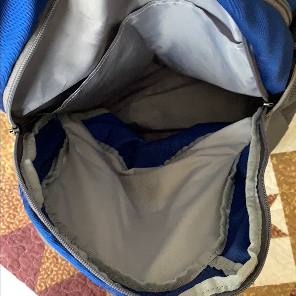 Backpack - Picture 2 of 4